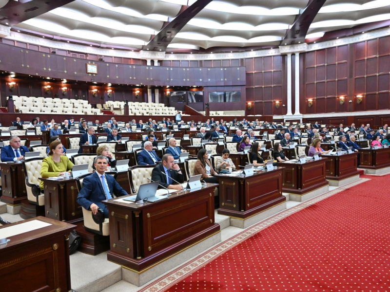 Milli Məclisdə kadr və struktur dəyişikliyi olub
