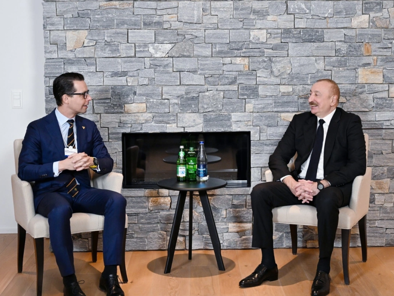 Prezident İlham Əliyev Davosda "Carlsberg Group" şirkətinin Baş icraçı direktoru ilə görüşüb