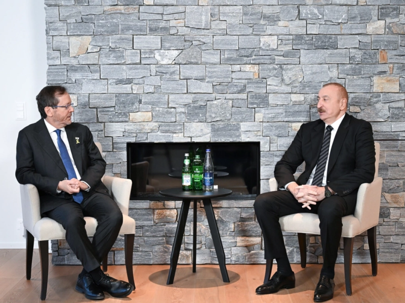 İlham Əliyev Davosda İsrail prezidenti ilə görüşüb