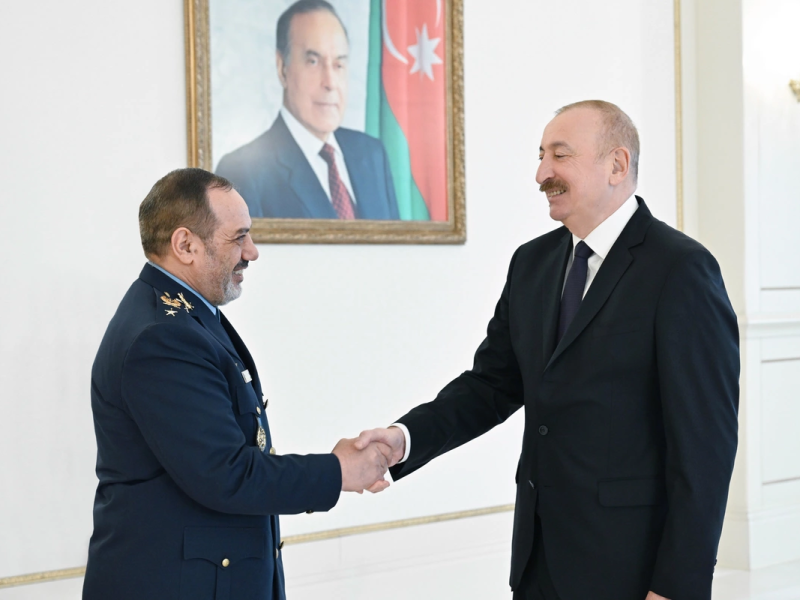 İlham Əliyev İranın müdafiə və silahlı qüvvələrə dəstək nazirini qəbul edib