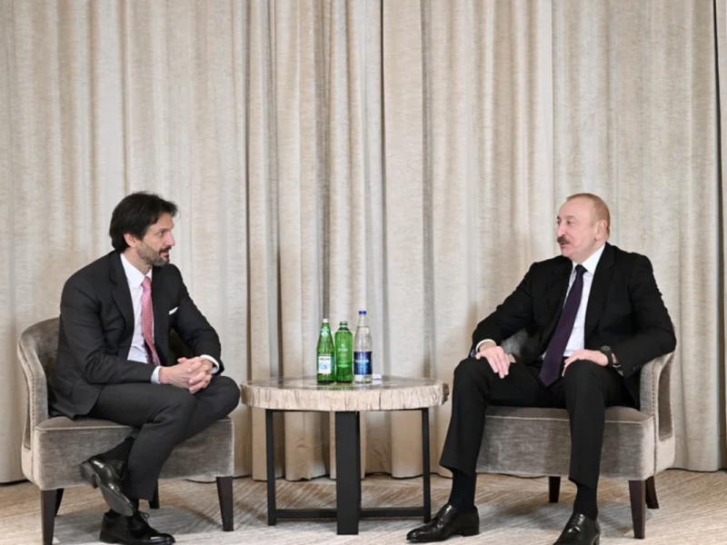 Prezident İlham Əliyev Münxendə Slovakiyanın müdafiə naziri ilə görüşüb