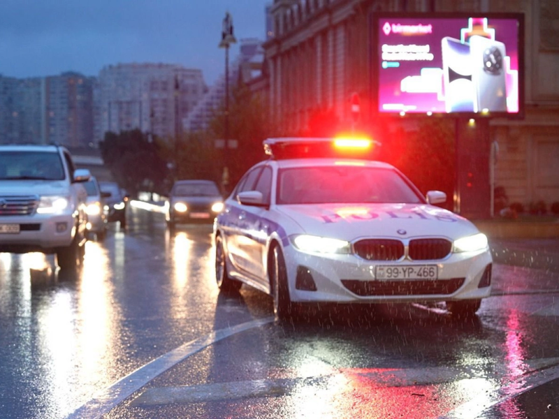 Polis yağışlı havada fasiləsiz xidməti davam etdirir