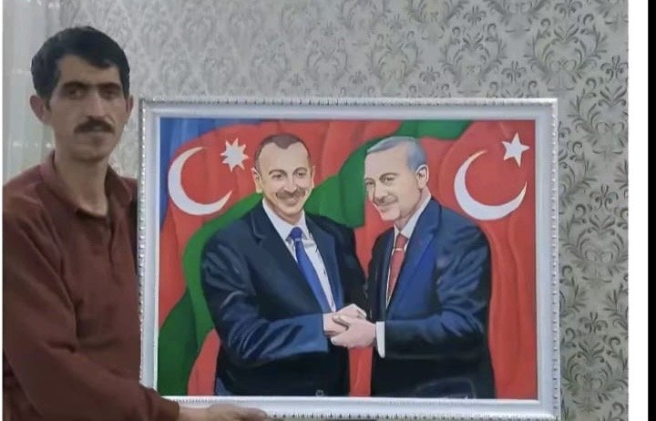 Mytcha restoranında özəl görüş: Mikayıl Ağalarov rəssam Nizami Hüseynovun əsərləri ilə tanış olub
