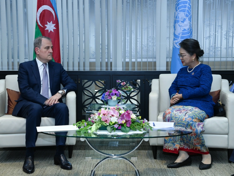 Ceyhun Bayramov UNESCAP rəsmisi ilə əməkdaşlıq perspektivlərini müzakirə edib