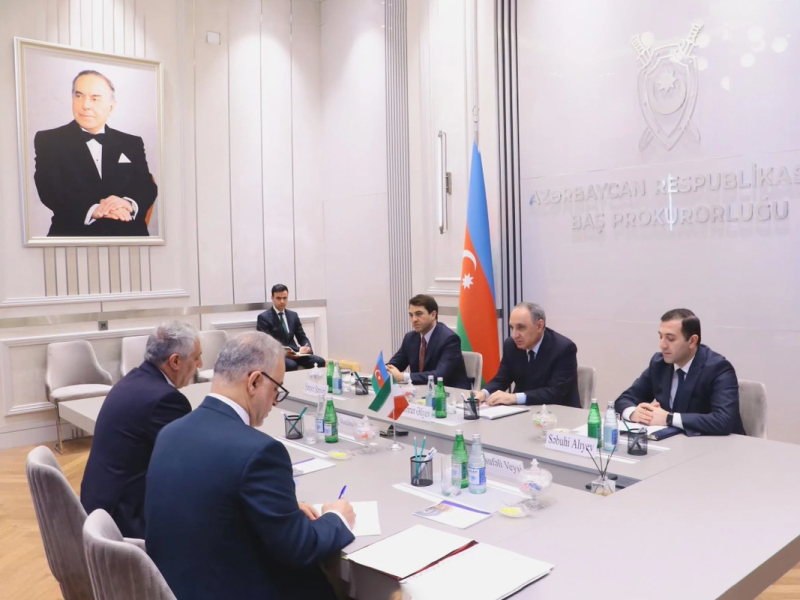 Kamran Əliyev İran səfiri ilə regional hadisələri və ikitərəfli əlaqələri müzakirə edib