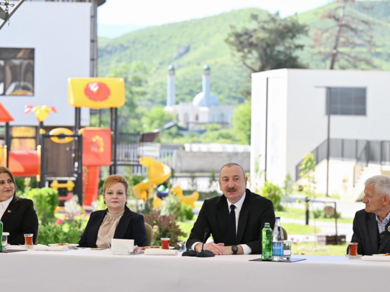 Prezident: Ulu Öndər Heydər Əliyevin Azərbaycan tarixində rolu danılmazdır