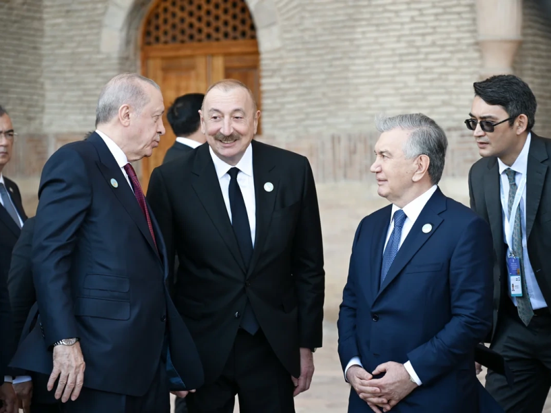 Türküstanda günə damğa vuran kadrlar