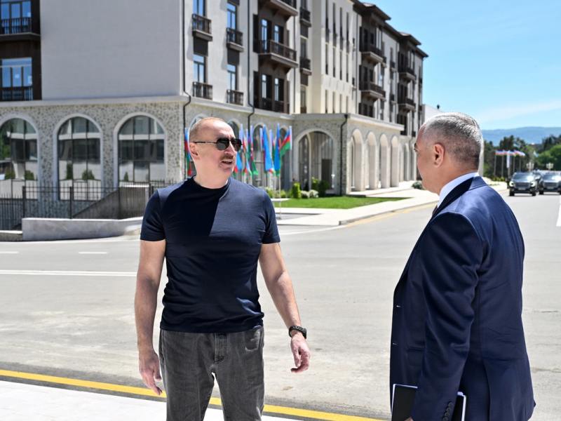 Prezident İlham Əliyev Xankəndidə əsaslı şəkildə yenidən qurulmuş Mədəniyyət Mərkəzinin açılışında iştirak edib