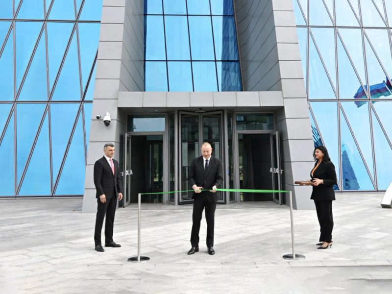 Prezident İlham Əliyev Mərkəzi Bankın yeni binasının açılışında iştirak edib