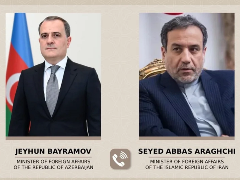 Abbas Əraqçi ilə Ceyhun Bayramov regiondakı vəziyyəti müzakirə ediblər