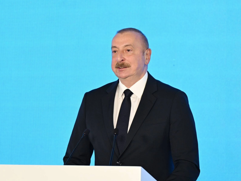 İlham Əliyev İsveç Kralını milli bayramları münasibətilə təbrik edib