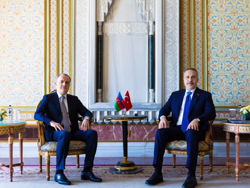 Ceyhun Bayramov İstanbulda Hakan Fidanla görüşüb
