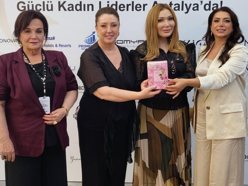 Azərbaycan nümayəndə heyəti Antalyada keçirilən beynəlxalq sammitdə uğurla təmsil olunub*
