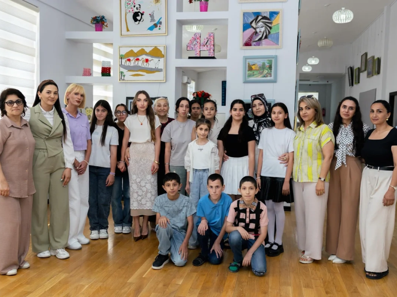 Alyona Əliyeva internat məktəbində uşaqlarla görüşdən paylaşım edib