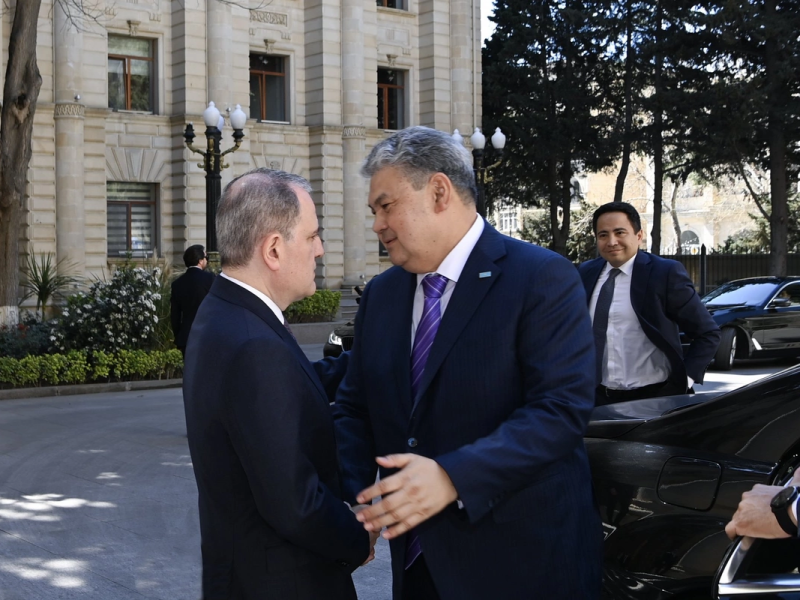 Ceyhun Bayramov qazaxıstanlı həmkarı ilə strateji tərəfdaşlığı müzakirə edib