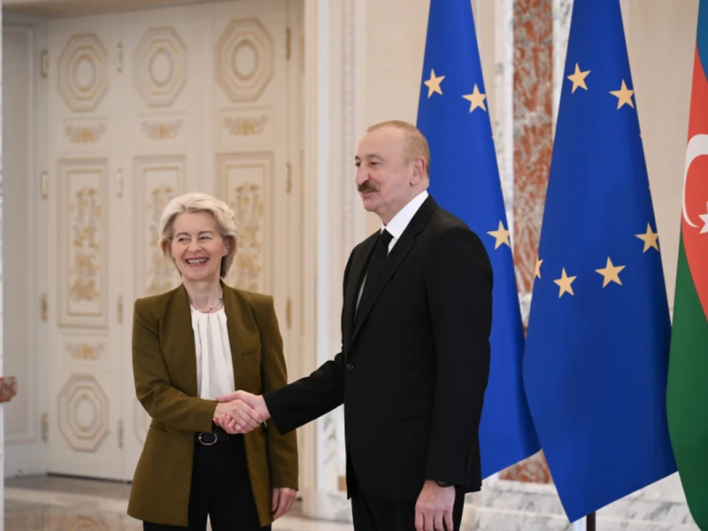 Ursula fon der Lyayen sülh sazişinin paraflanmasına görə Prezident İlham Əliyevi təbrik edib