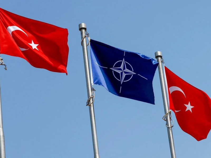 Ankarada keçirilən NATO sammitində 50 milyard dollarlıq müdafiə sazişləri imzalanıb