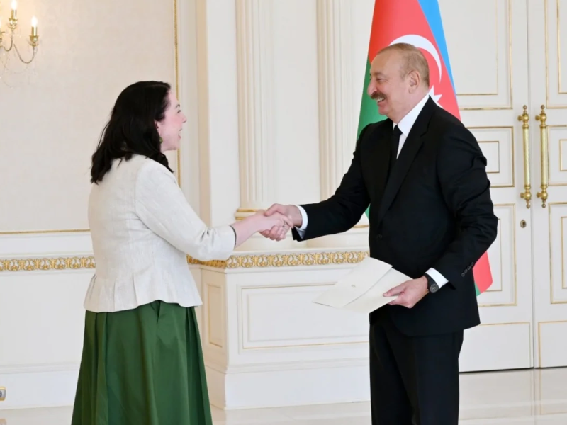 İlham Əliyev İrlandiyanın Azərbaycanda yeni təyin olunmuş səfirinin etimadnaməsini qəbul edib